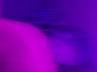 Femkittenboy 窒息 上 putz 而 越来越 脸 性交