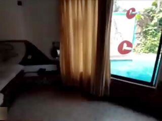 Mě follo a mi suegra en diferentes partes de nuestra ciudad porque mi novia mě dejo plantando en mi cita - parte 1 - porno en espa�ol