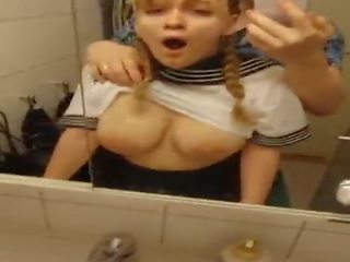 巨乳 年輕 女人 越來越 性交 在 浴室
