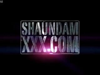 Eliza хоче a великий шоколад цукерки бар і shaundam є тут для подача її
