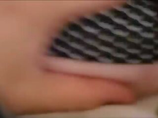 Dospívající adolescent dostane perfektní přírodní kozičky použitý
