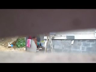 ইন্ডিয়ান নারী গোসল বিদেশে