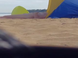 มีเสน่ห์ แม่ผมอยากเอาคนแก่ spied ที่ ชายหาด (please คิดเห็น)