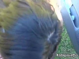 Любитель має помста x номінальний відео з a youngster в його машина